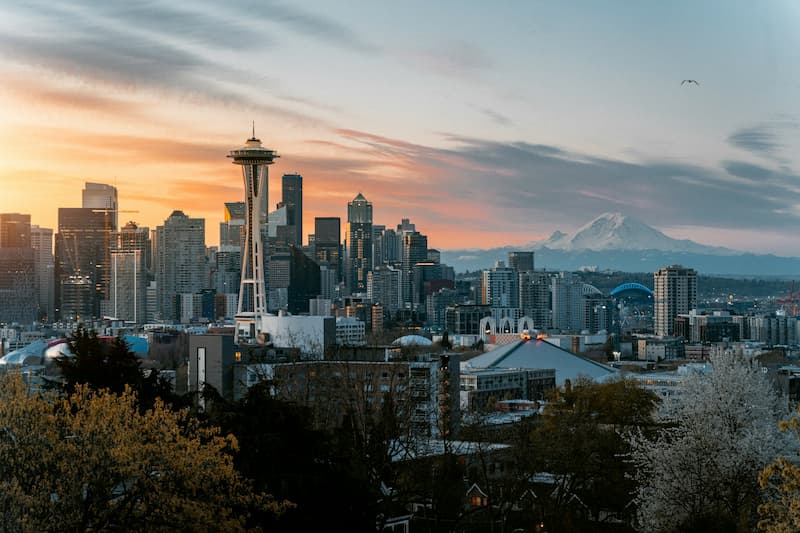 Seattle skyline featuring the Space Needle and Mount Rainier
